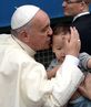 프란치스코 교황 '이 어린이게 축복을'