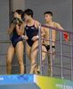 코치의 훈련 지시 따르는 북한 다이빙 대표 선수들