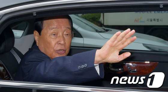 김영삼 전 대통령 서거...생전 차량에 탄 모습