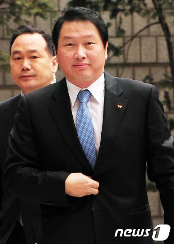 SK 최태원 회장, 여유로운 법원 출석