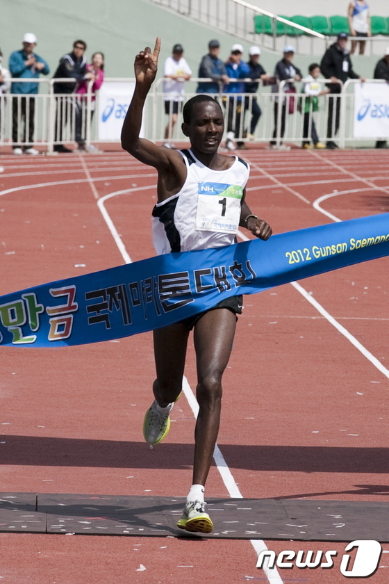 군산새만금국제마라톤 1위 코릐르 새미 킵코지