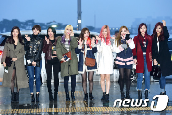 오늘자 MAMA 막차 탄 트와이스 출국.jpg | 인스티즈