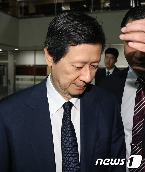 신동주 전 부회장, \'롯데경영비리\' 공판 출석