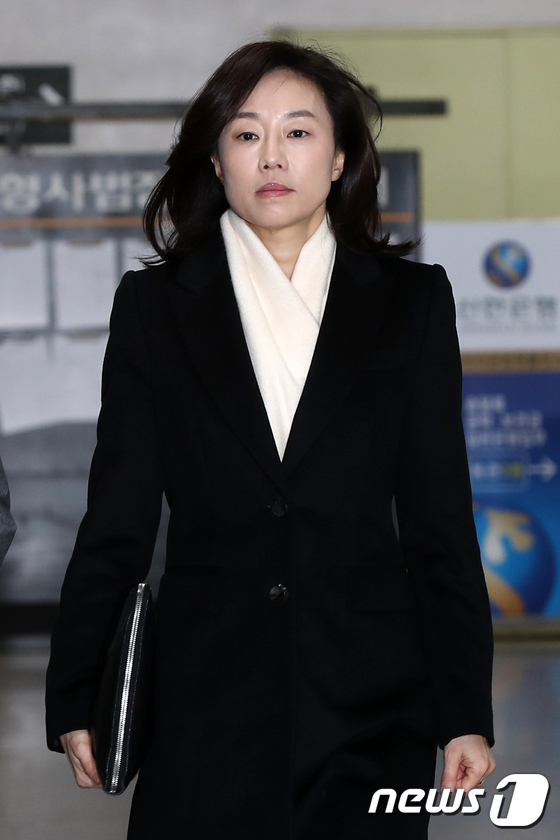 조윤선 \'법정으로\'