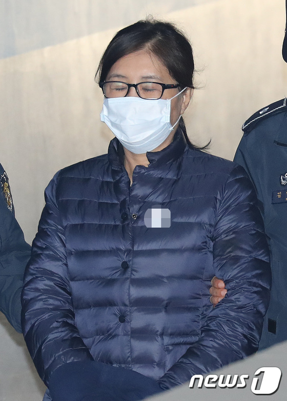 눈감은 최순실
