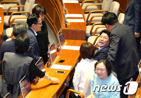 장제원 의원 찾아간 더불어민주당