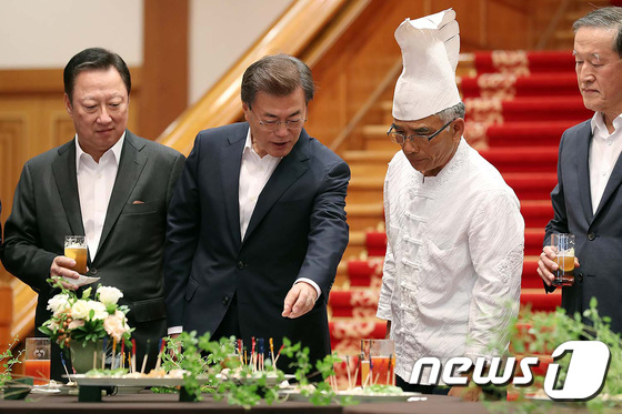 문재인 대통령 \'오늘의 메뉴는?\'
