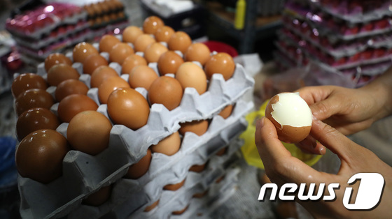 \'살충제 계란 논란\' ...찐 계란도 반품
