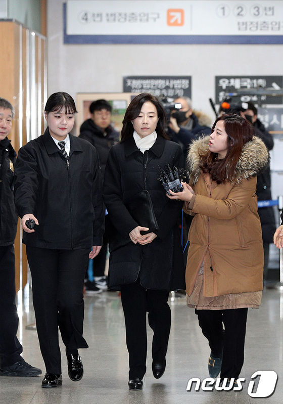 조윤선 \'집행유예와 구속 사이\'