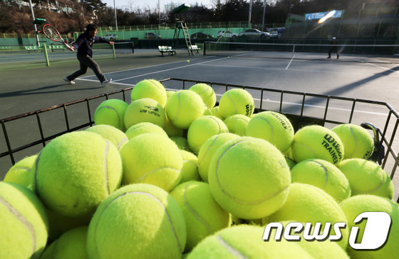 '한국은 테니스 열풍'