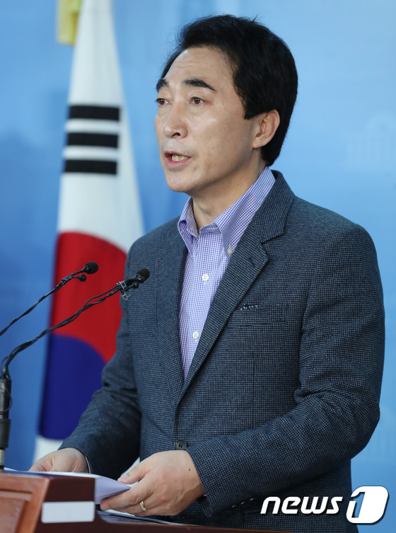 의혹 해명하는 박수현 예비후보