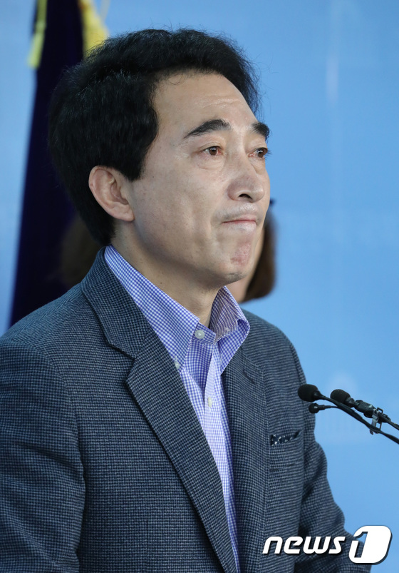 감정 추스르는 박수현