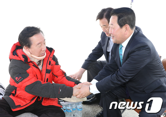 자한당이 드루킹 특검에 메달리는 이유 | 인스티즈