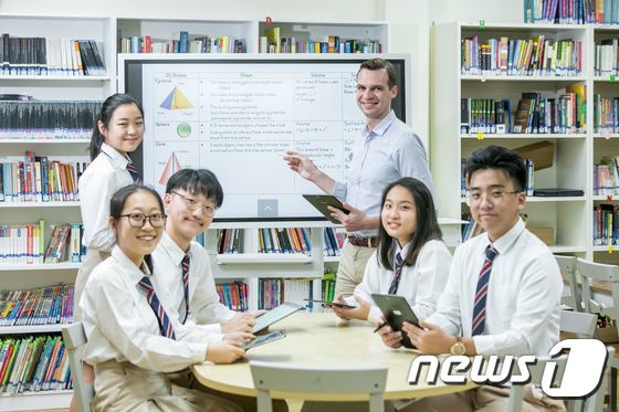 싱가포르 국제학교에 삼성전자 디지털 플립차트 '플립' 공급