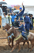 '아슬 아슬한 마상마예 공연' 