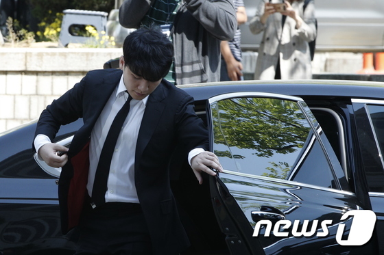 \'성 접대·버닝썬 횡령\' 승리, 영장심사 