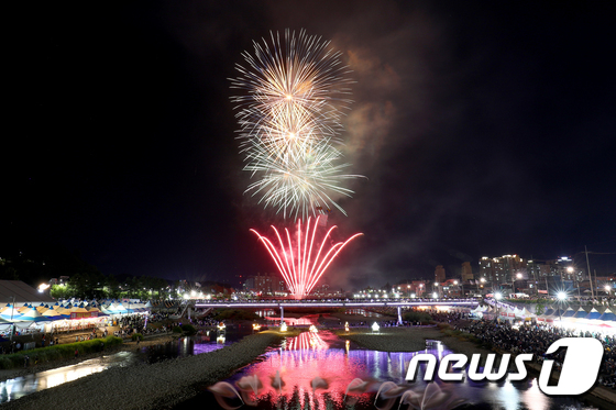 강릉단오제 개막 축하 불꽃놀이