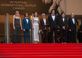 74회 칸 국제영화제 레드카펫 위에 선 개막작 ‘아네트’ 출연진들