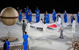 도쿄패럴림픽, 게양대로 향하는 일본 국기