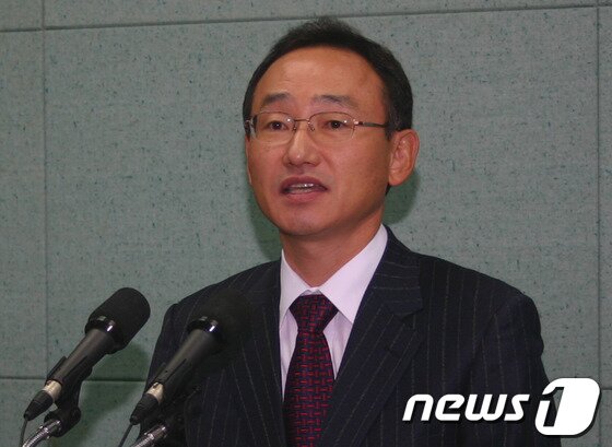 본문 이미지 - 4.11 총선 당시 박민수 의원의 상대후보였던 이명노 전 후보© News1   김춘상 기자 