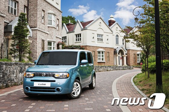 본문 이미지 - 닛산 박스카 '큐브'(사진제공=한국닛산)© News1 
