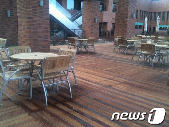 본문 이미지 - 롯데 아울렛 파주점의 옥상공원. © News1 