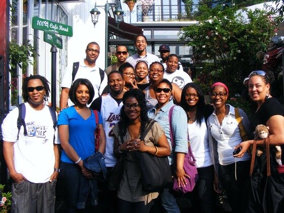 본문 이미지 - 지난해 6월에 개최한 BSSK 정기 사교모임 'Meet & Greet'의 참석자들. /사진제공=Brothas&Sistas of South Korea© News1 이명현 인턴기자