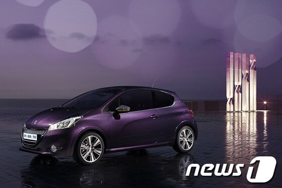 본문 이미지 - 푸조 해치백 모델 '208'(사진제공=한불모터스) © News1