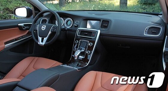 본문 이미지 - 볼보자동차 'S60' 실내모습(사진제공=볼보자동차)© News1