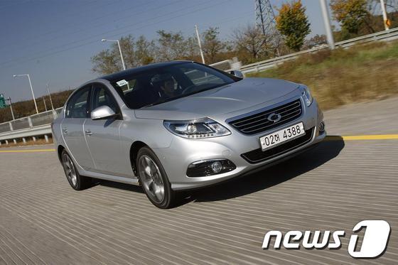 본문 이미지 - 르노삼성차의 '뉴SM5 플래티넘' (사진제공=르노삼성자동차)© News1