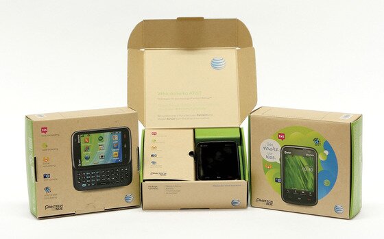 본문 이미지 - 그린패키징 공모전에서 대상을 수상한 '팬택 리뉴'는 단일재질와 접착제를 사용하지 않은 원터치로 설계됐고 공간비율을 최소화했다. © News1 