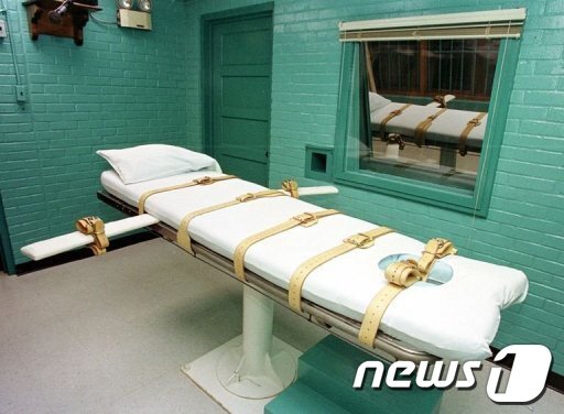 본문 이미지 - 범인으로 오인받아 사형당한 카를로스 드루나가 생을 마감했던 방 ©AFP=News1 