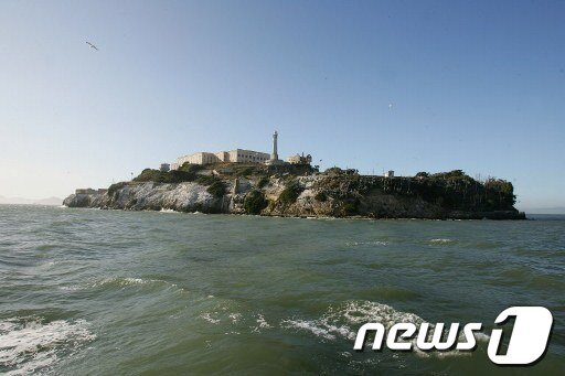 본문 이미지 - 마피아 두목 알 카포네가 수감돼 유명해진 알카트라즈 감옥. 현재는 관광명소이다. © AFP=News1  