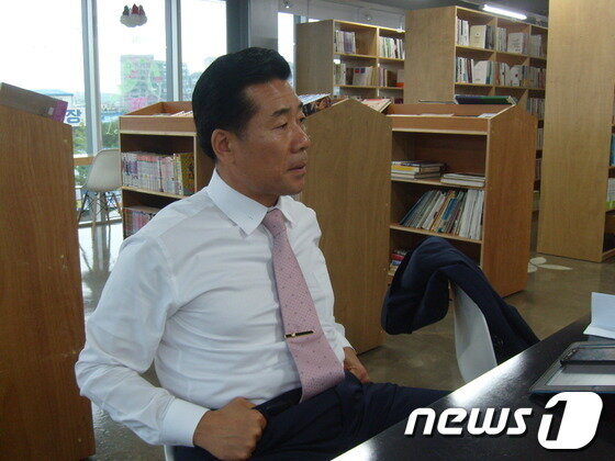 본문 이미지 - 87년 6월 항쟁 당시 울사협 거리투쟁 총책임자였던 정병문 (사)자치분권연구소 울산운영위원장이 당시 상황을 이야기하고 있다.© News1 이상길 기자