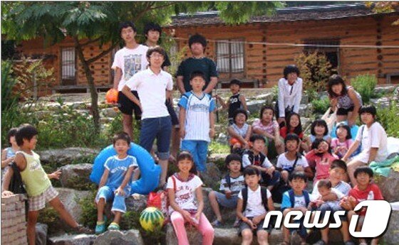 본문 이미지 - ▲ 고드미 체험마을에서 각종 체험활동을 하고 있는 초등학생들. © News1 