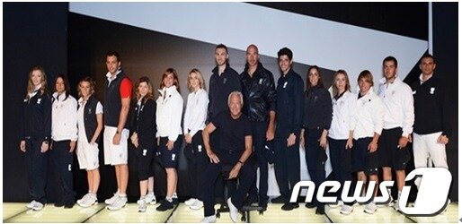본문 이미지 - 2012 런던올림픽 이탈리아 단복.(사진=신세계인터내셔널 제공)© News1  