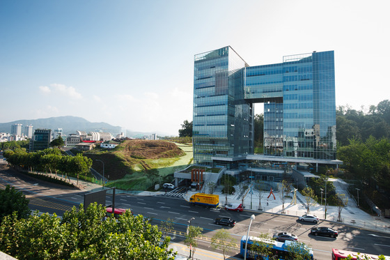"많이 좋아해" 하급자에 고백공격 군법무관…법원 "성희롱 감봉 정당"
