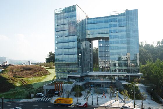 중고폰 매출 인정하면서 매입 비용은 부인한 세무서…법원 "위법"