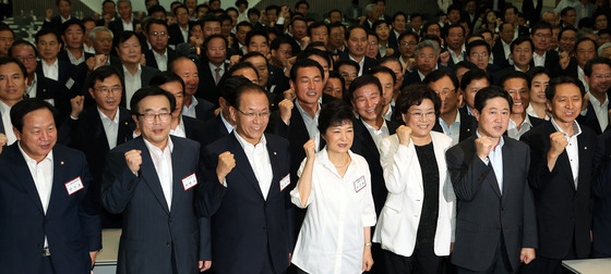 박지원 "국힘, 연찬회에 박근혜 초청? 최순실도 초청하라"