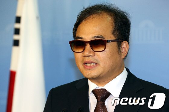 본문 이미지 - 최동익 민주당 의원. © News1 이광호 기자