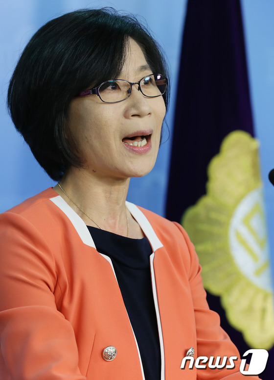 (서울=뉴스1) 양동욱 기자 = 통합진보당 김제남 의원이 3일 오전 서울 여의도 국회 정론관에서 기자회견을 갖고 있다. 김 의원은 "통합진보당 내에서의 혁신과 화합 좌절, 새로운 …