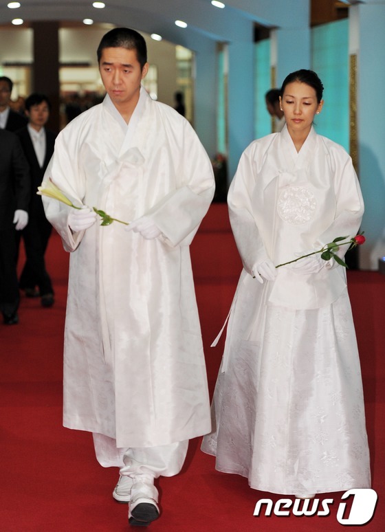 (가평=뉴스1) 이명근 기자 = 故문선명 총재의 막내아들인 문형진 통일교 세계회장이 6일 오전 경기 가평 청심평화월드센터에서 열린 천주성화식에 참석하고 있다. 2012.9.6/뉴스 …