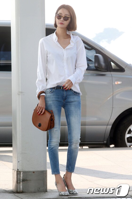 본문 이미지 - 배우 고준희가 잡지 화보 촬영 차 프랑스 파리로 10일 오전 인천국제공항을 통해 출국하고 있다. 2013.10.10 스타뉴스/뉴스1 © News1   (서울=뉴스1)