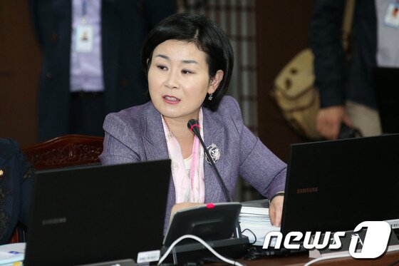 본문 이미지 - 새누리당 김희정 의원. 2013.10.17/뉴스1 © News1 한재호 기자