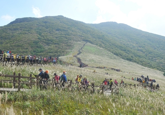 '산악사고 예방' 울산 신불산 간월재에 산악전문의소대 배치