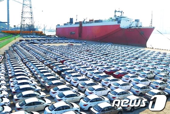 본문 이미지 - 현대자동차 울산공장 선적부두 ⓒ News1