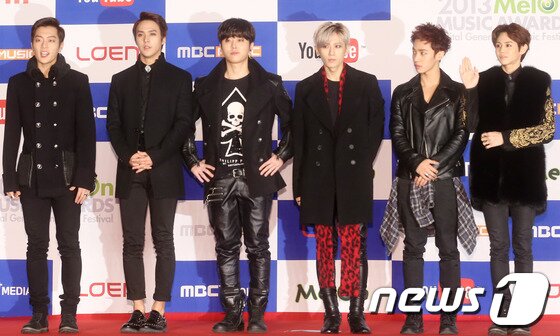 본문 이미지 - 그룹 비스트가 14일 오후 서울 방이동 올림픽공원 체조경기장에서 열리는 '2013 멜론 뮤직 어워드(이하 MMA)'에 참석하고 있다. 2013.11.14 스타뉴스/뉴스1  © News1   