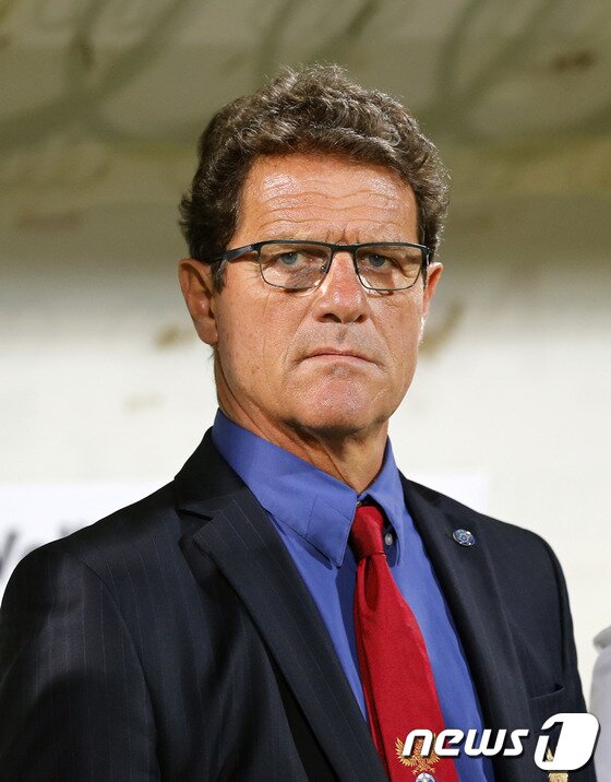 본문 이미지 - 러시아 축구 대표팀을 이끄는 파비오 카펠로 감독.© AFP=News1 