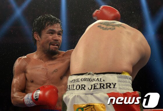 본문 이미지 - 매니 파퀴아오(왼쪽). ⓒ AFP=News1