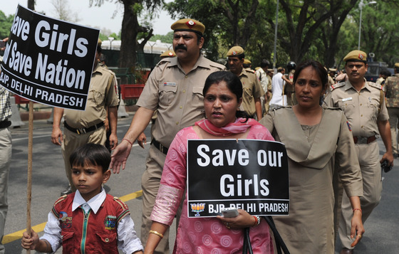 인도 뉴델리에서 시민들이 성폭력 반대 시위를 벌이고 있다. ©AFP=뉴스1